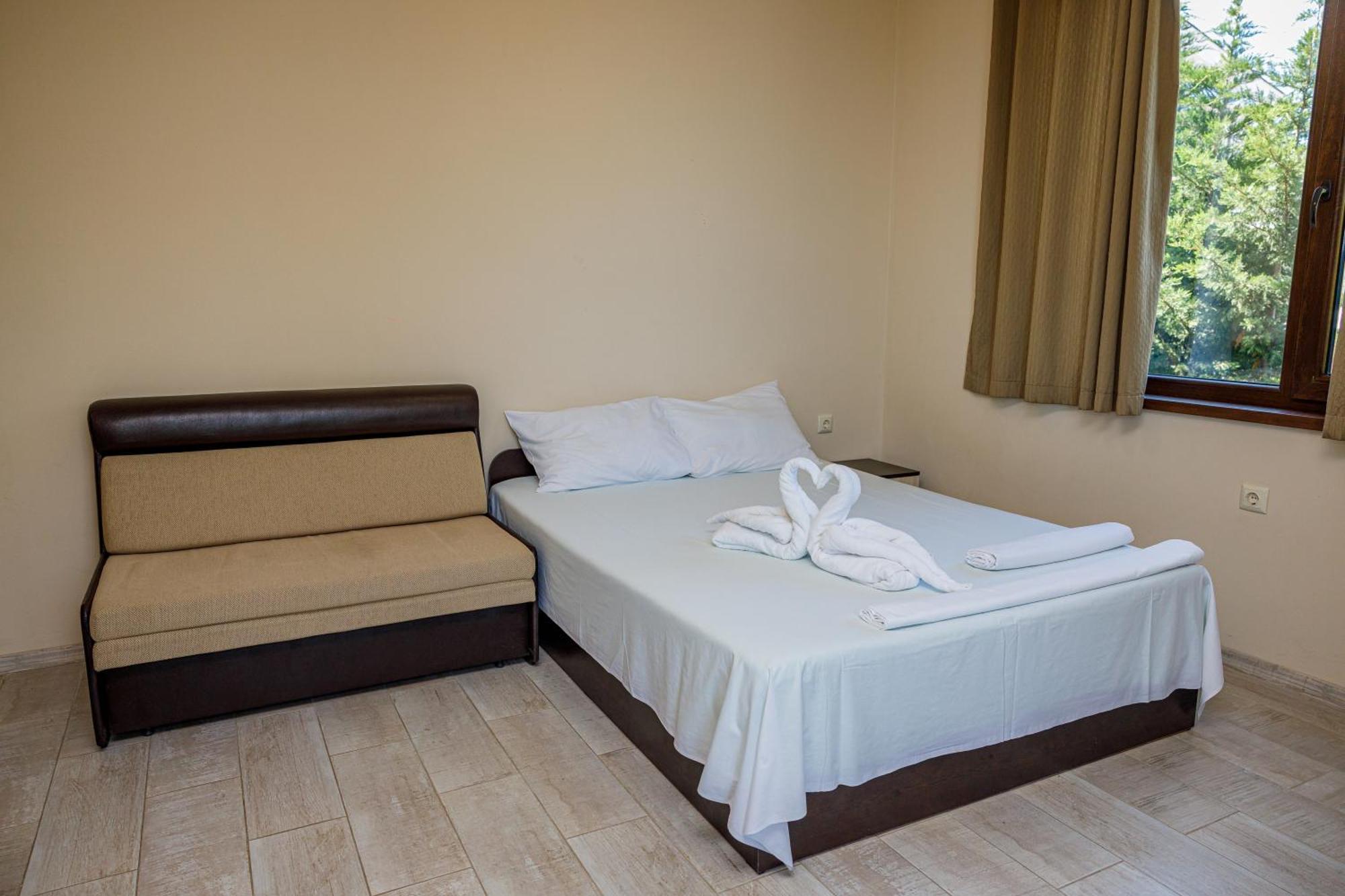 Family Hotel Silitur Ahtopol Extérieur photo