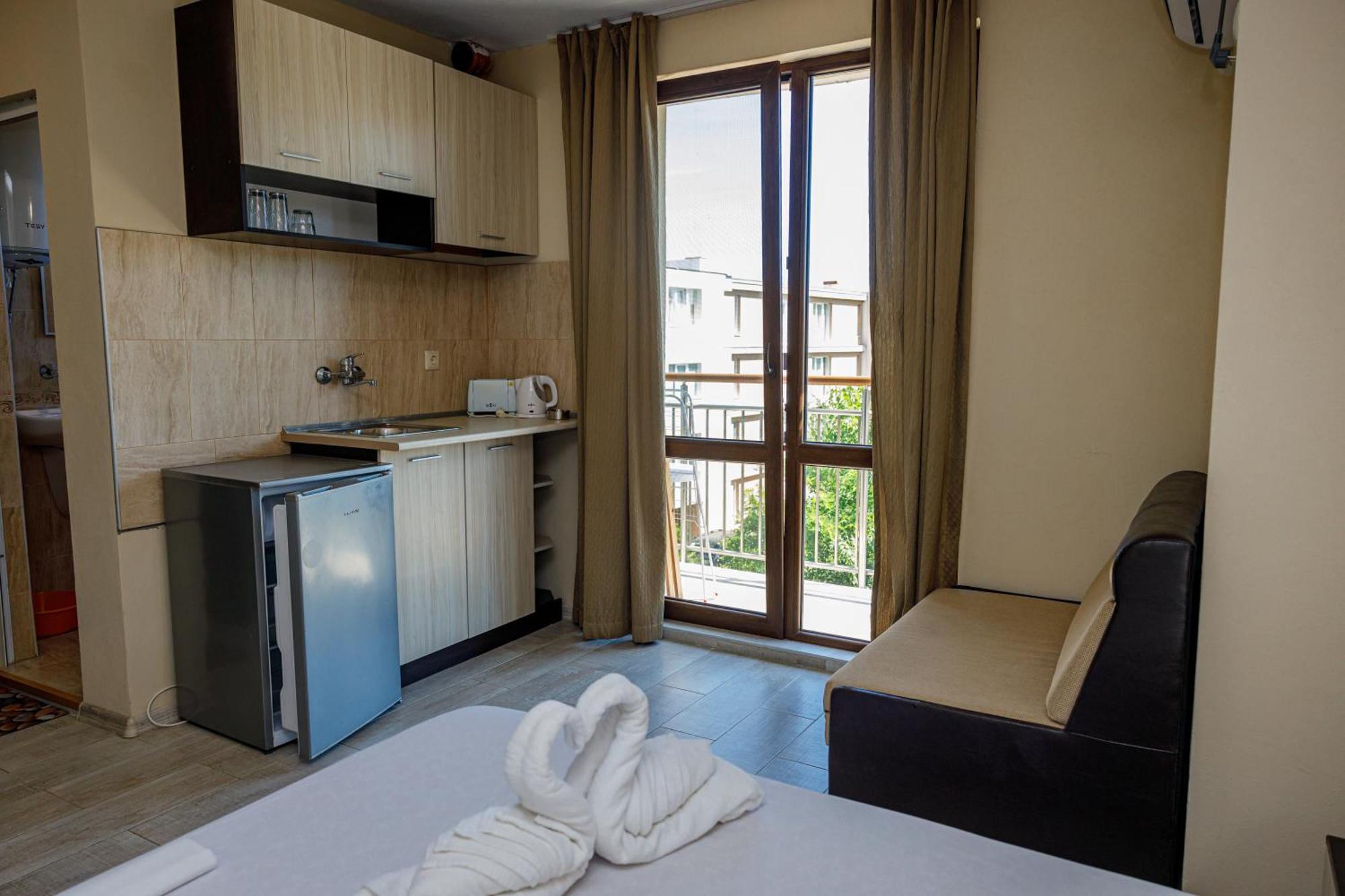 Family Hotel Silitur Ahtopol Extérieur photo