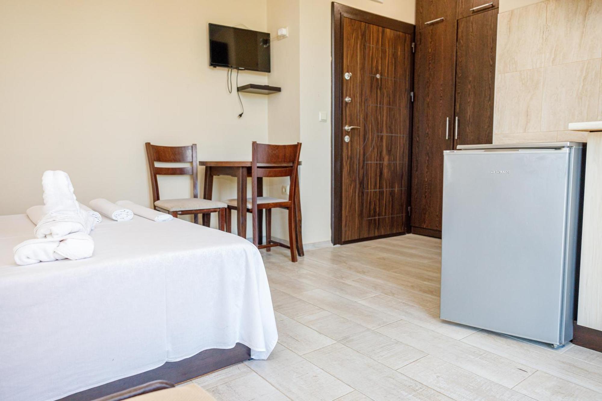 Family Hotel Silitur Ahtopol Extérieur photo