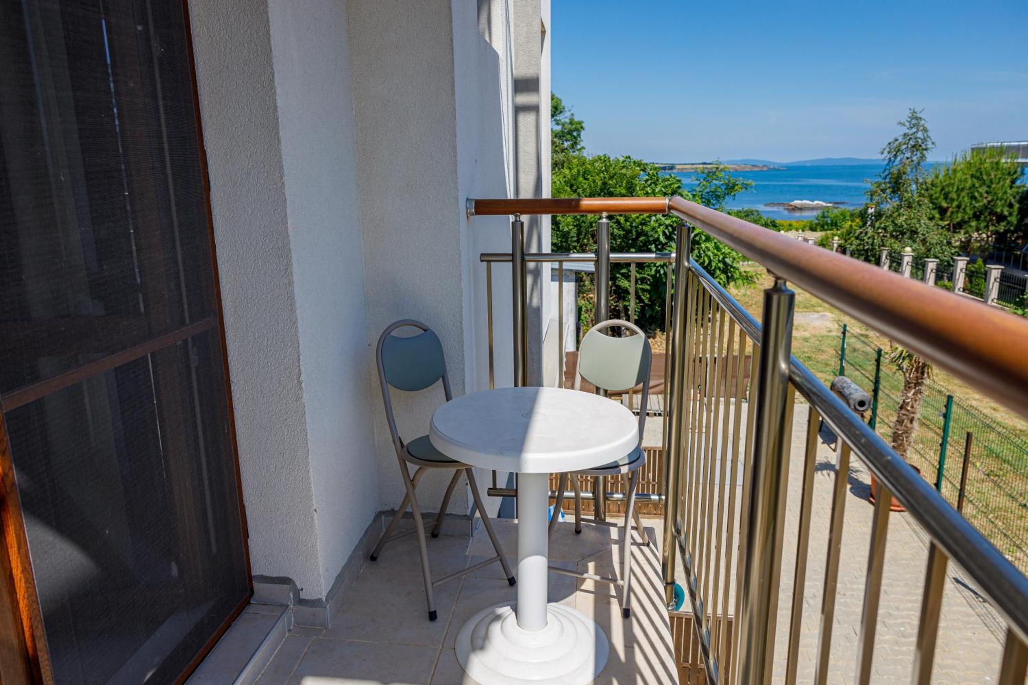 Family Hotel Silitur Ahtopol Extérieur photo