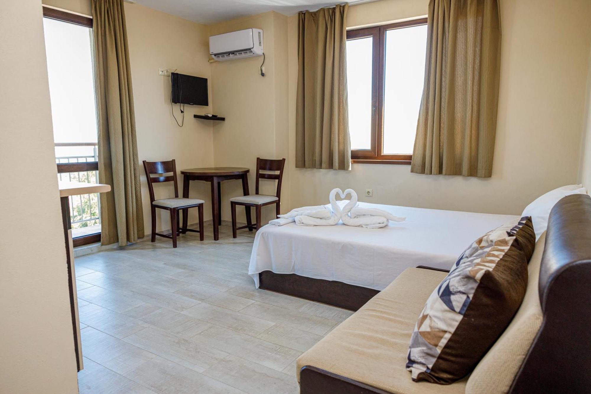 Family Hotel Silitur Ahtopol Extérieur photo