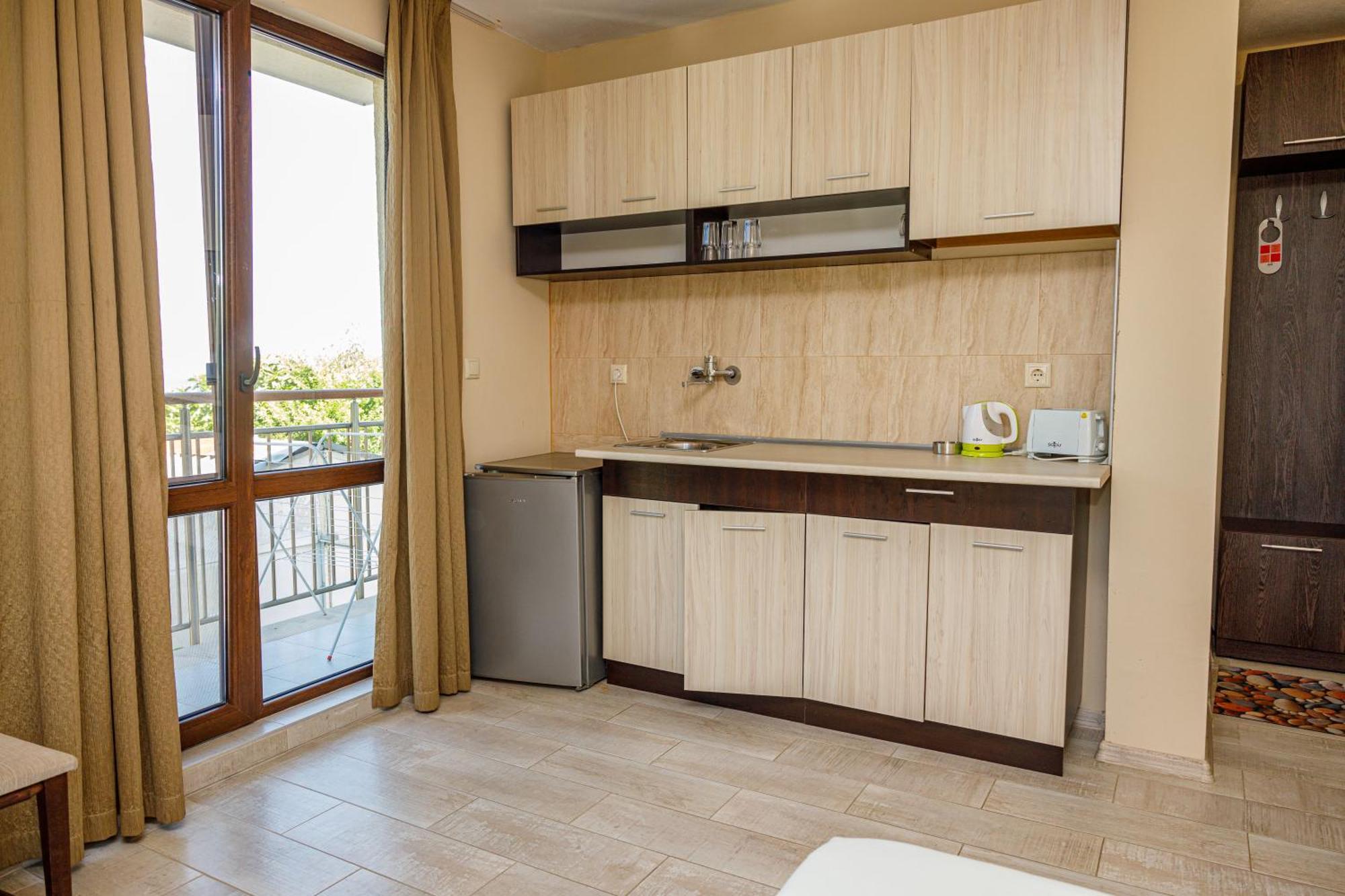 Family Hotel Silitur Ahtopol Extérieur photo
