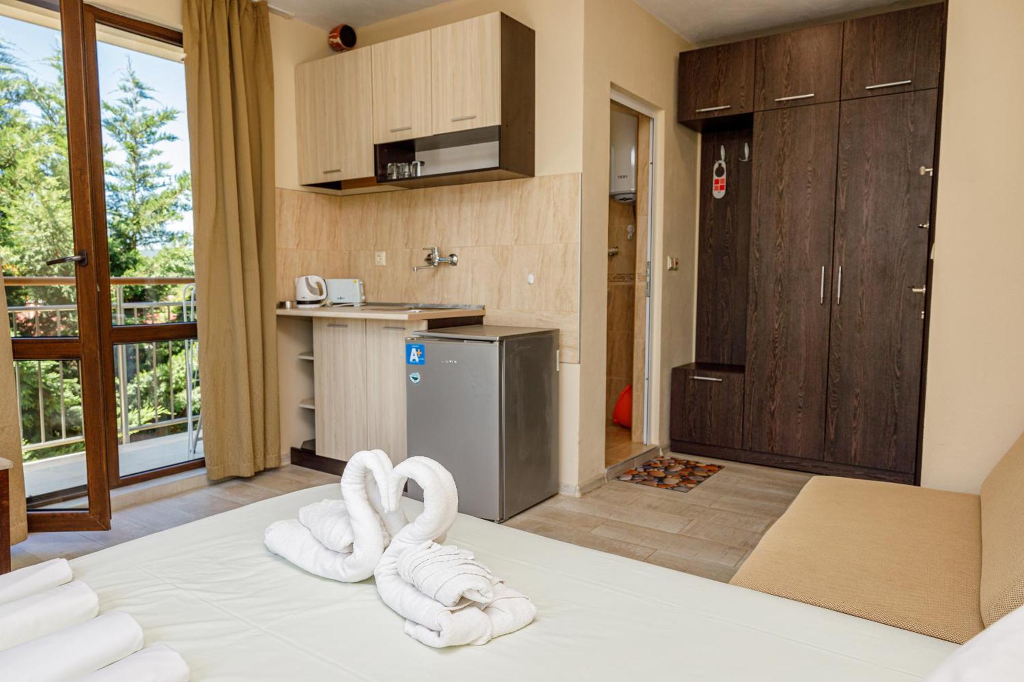 Family Hotel Silitur Ahtopol Extérieur photo