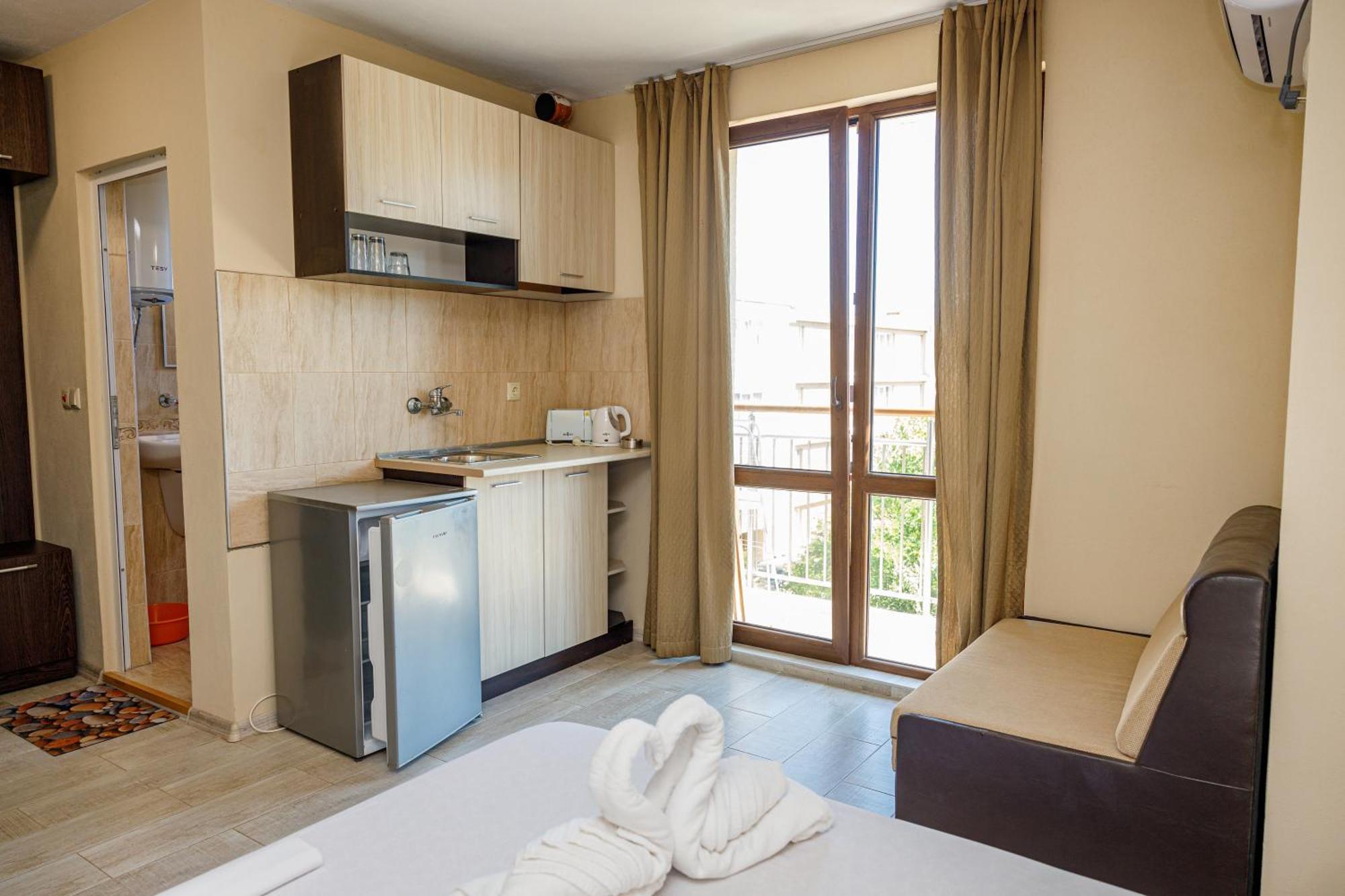 Family Hotel Silitur Ahtopol Extérieur photo