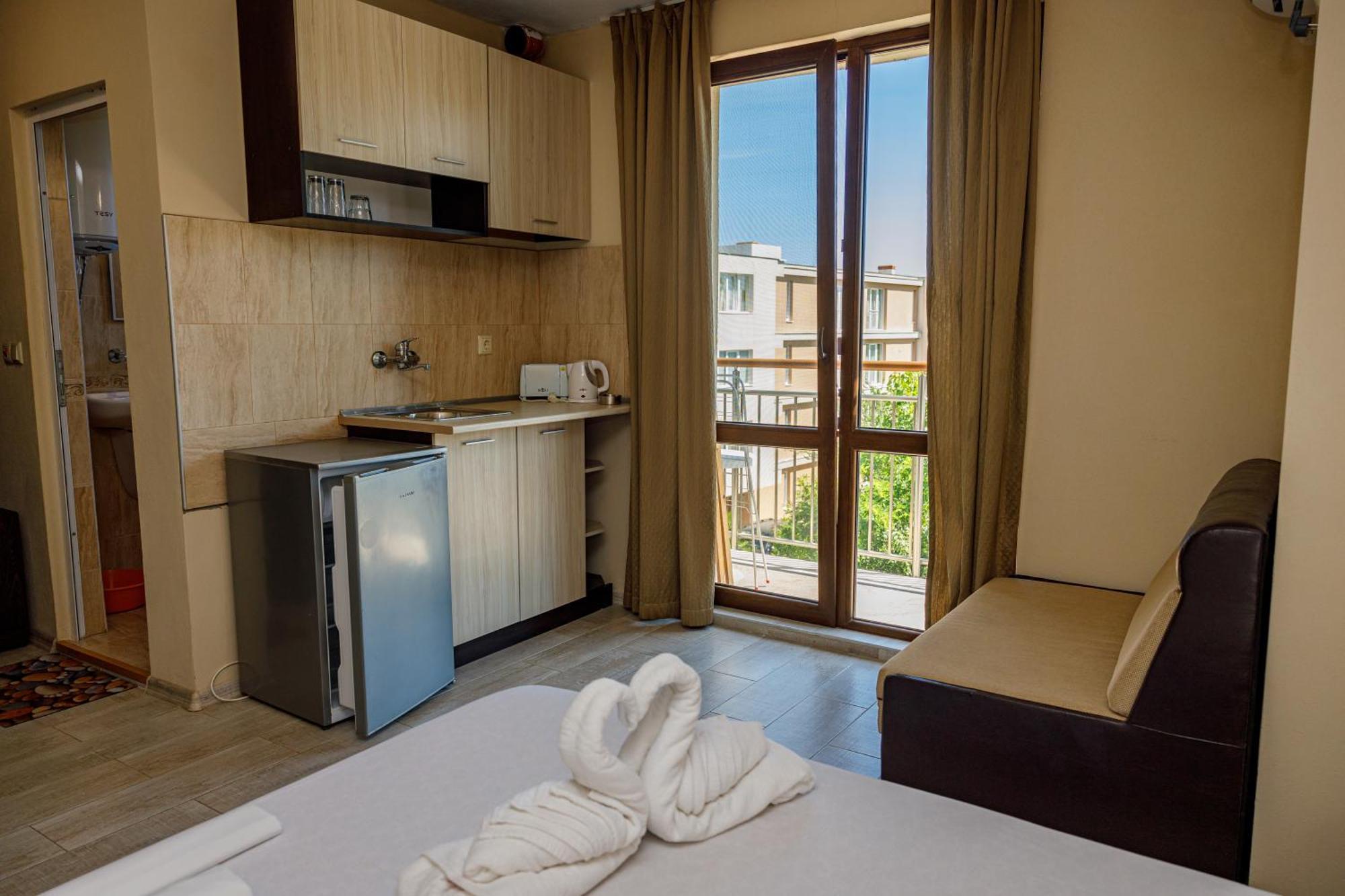 Family Hotel Silitur Ahtopol Extérieur photo