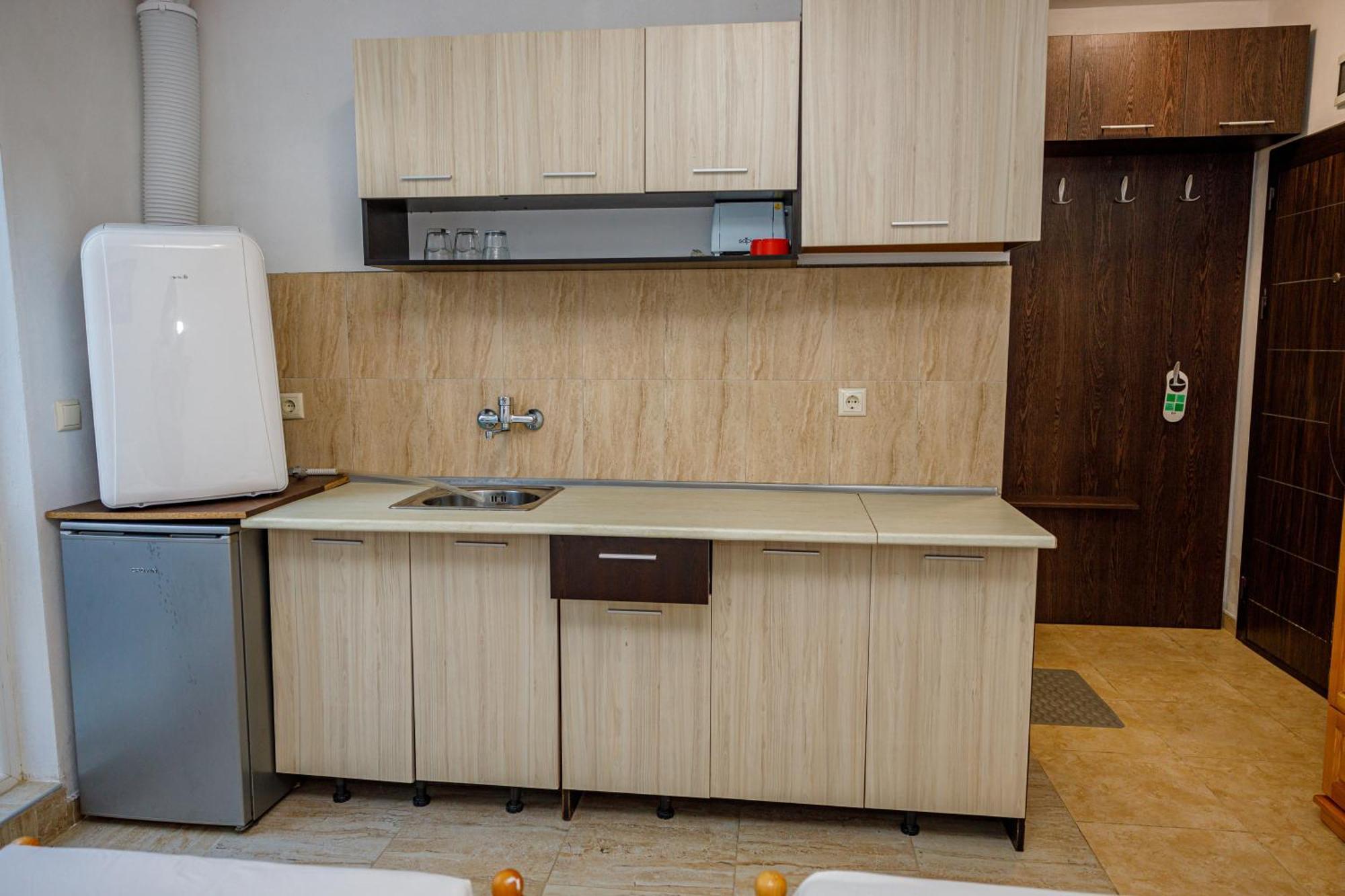 Family Hotel Silitur Ahtopol Extérieur photo