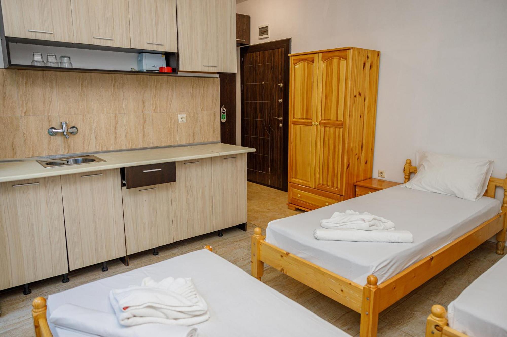 Family Hotel Silitur Ahtopol Extérieur photo