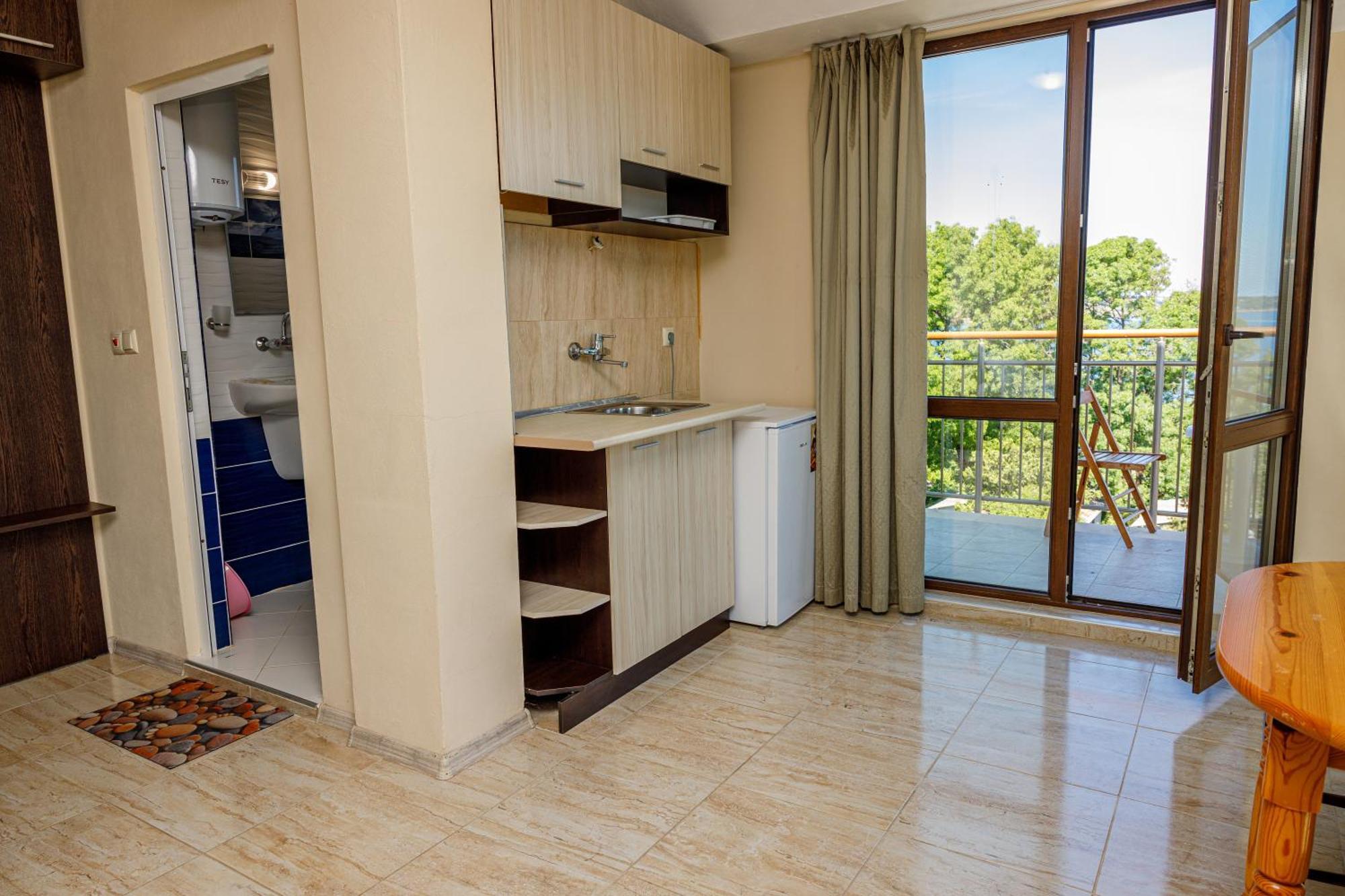Family Hotel Silitur Ahtopol Extérieur photo