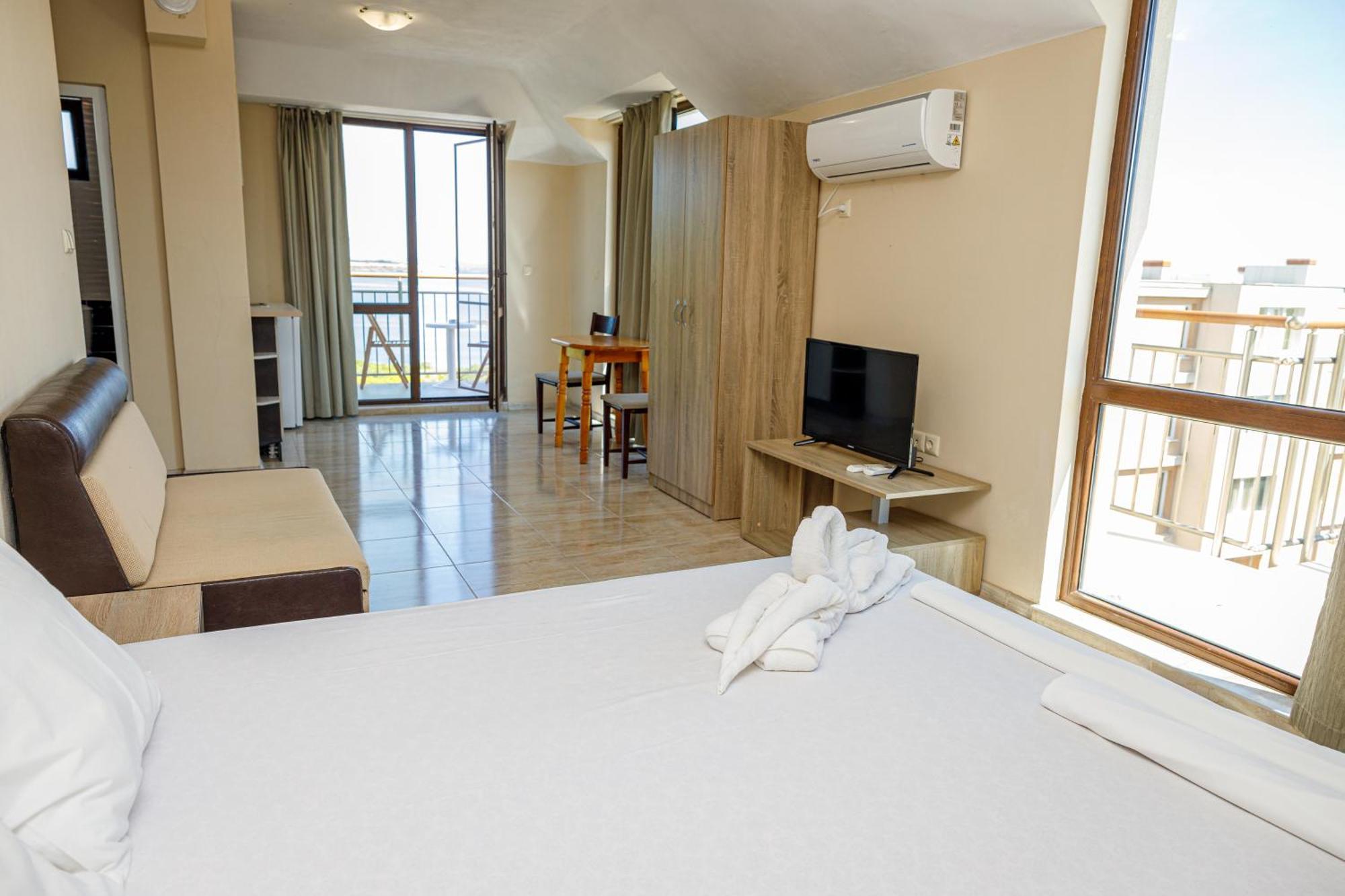 Family Hotel Silitur Ahtopol Extérieur photo