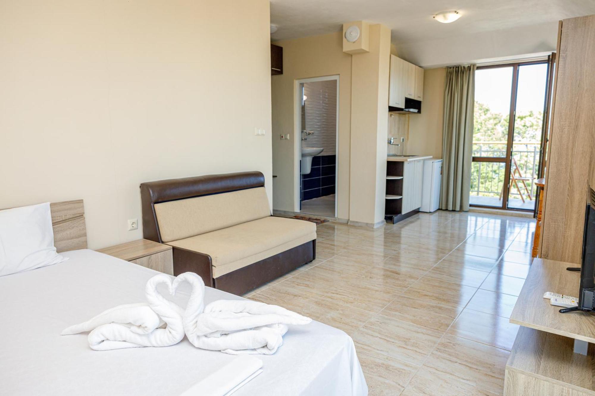 Family Hotel Silitur Ahtopol Extérieur photo