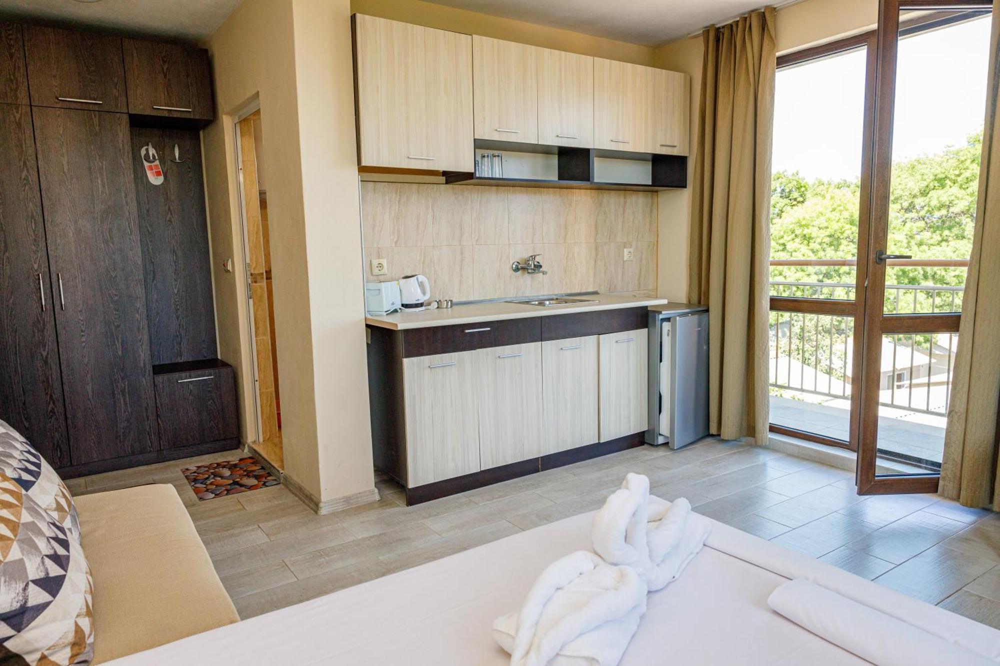 Family Hotel Silitur Ahtopol Extérieur photo