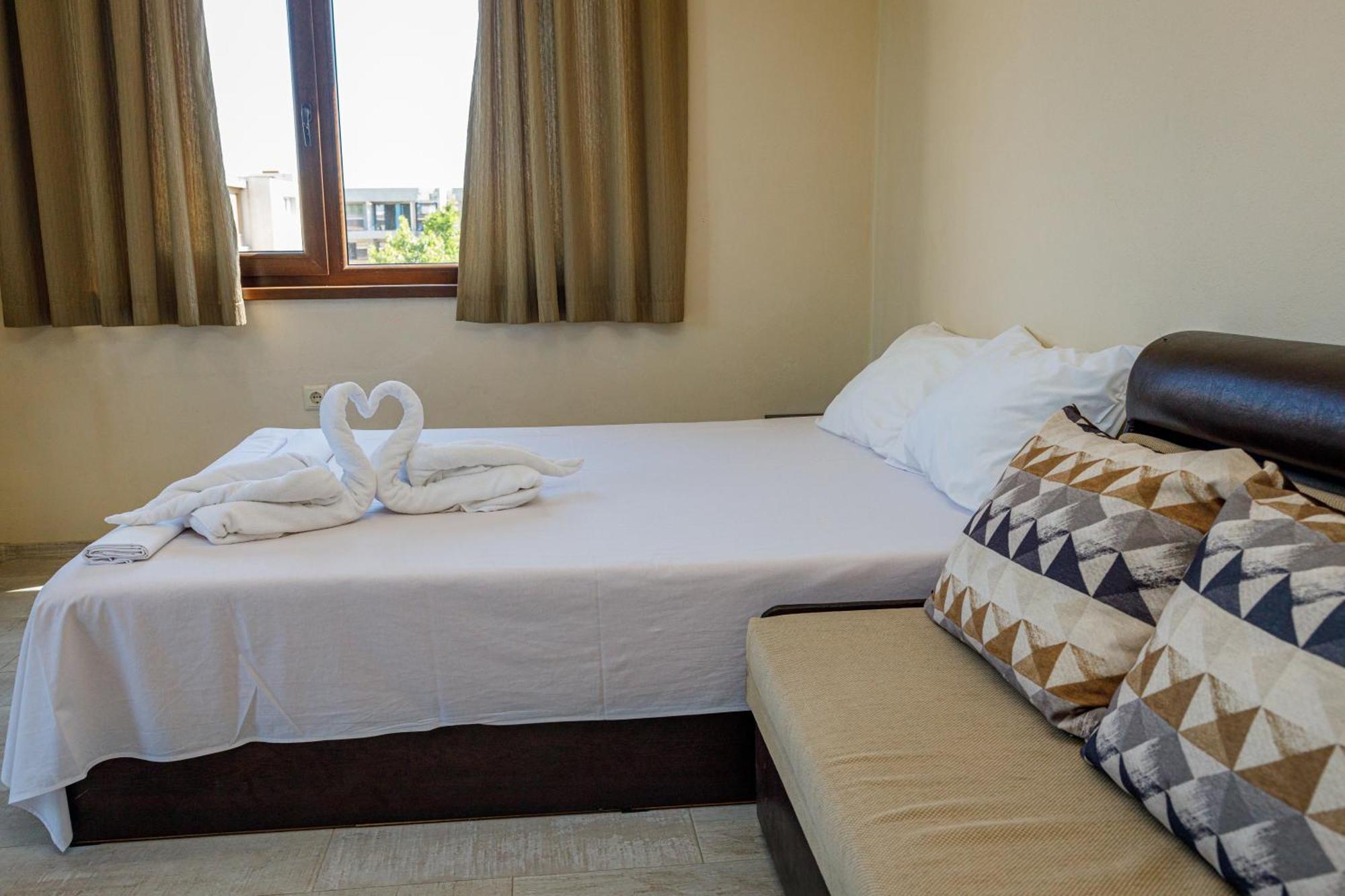 Family Hotel Silitur Ahtopol Extérieur photo