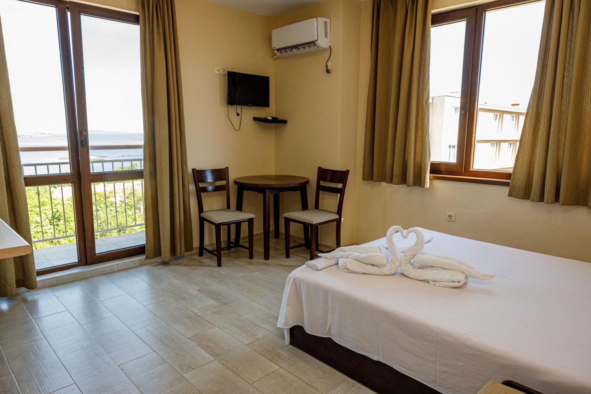 Family Hotel Silitur Ahtopol Extérieur photo